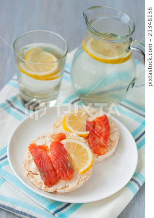 Sandwich with fresh salted salmon and cream cheese Sandwich with fresh salted salmon and cream cheese 21348138