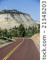 Wiew of road in Utah, USA 21348203