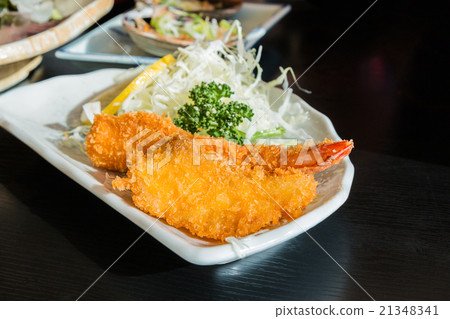 Fried prawn balls, shrimp fritter. 21348341