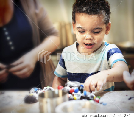 Little Boy Family Baking Homemade Cookie Concept Little Boy Family Baking Homemade Cookie Concept 21351285