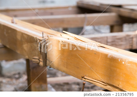 Floorboard foundation laying house demolition trader semi-destructive building to destroy houses dismantling work wood waste material disrupting Japanese architecture Floorboard foundation laying house demolition trader semi-destructive building to destroy houses dismantling work wood waste material disrupting Japanese architecture 21356795