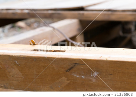 地板基礎鋪設房屋拆遷貿易商半破壞性建築物破壞房屋拆除工作木材廢料破壞日本建築 地板基礎鋪設房屋拆遷貿易商半破壞性建築物破壞房屋拆除工作木材廢料破壞日本建築 21356808