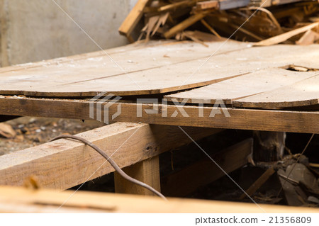 Floorboard foundation laying house demolition trader semi-destructive building to destroy houses dismantling work wood waste material disrupting Japanese architecture 21356809