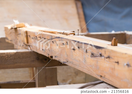 Floorboard foundation laying house demolition trader semi-destructive building to destroy houses dismantling work wood waste material disrupting Japanese architecture 21356816