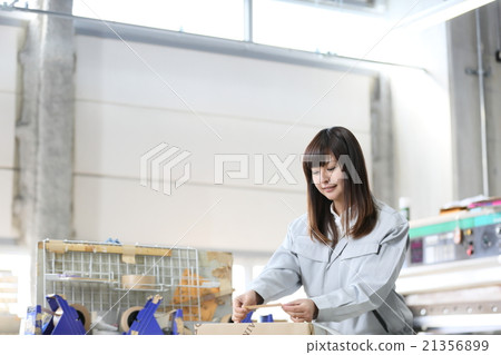 a working woman                          21356899