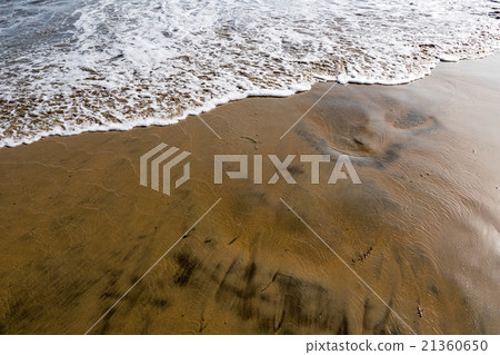 beach wave closeup 3 21360650