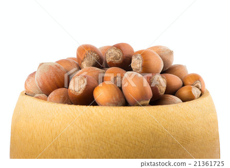 hazelnuts 21361725