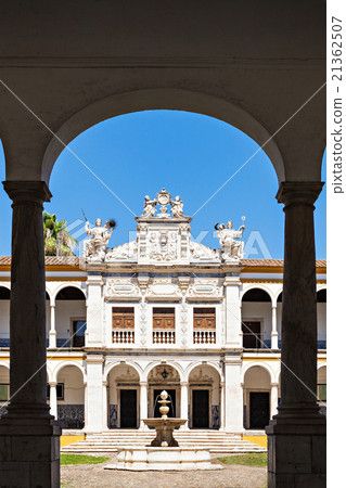 University of Evora 21362507