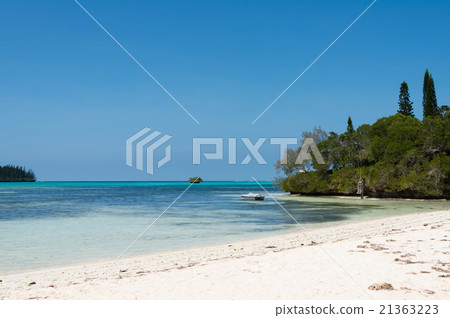 Oro · Beach (New Caledonia, Ille des bains) Oro · Beach (New Caledonia, Ille des bains) 21363223