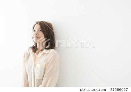白襯衫女二十幾歲 21366067