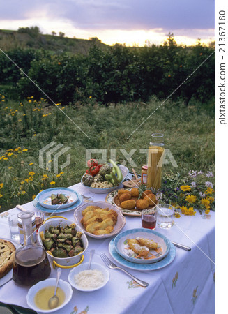 Farmhouse's outdoor dinner Farmhouse's outdoor dinner 21367180