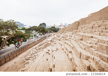 Huaca Pucllana, Lima Huaca Pucllana, Lima 21368014