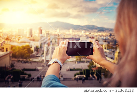 taking a picture 21368138