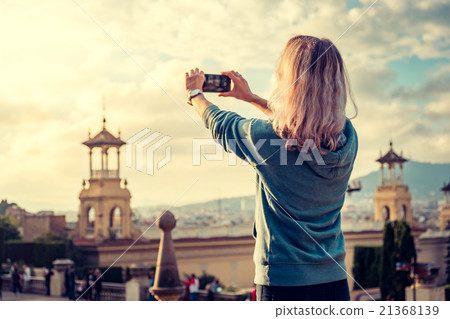 taking a picture 21368139