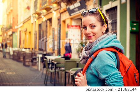 Pretty traveler girl Pretty traveler girl 21368144