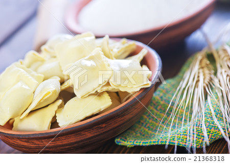 ravioli ravioli 21368318