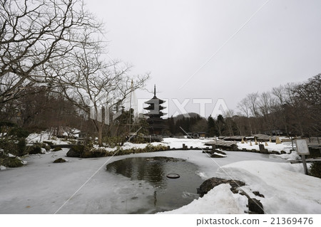 Definition Mountain five-storied pagoda and winter garden 21369476