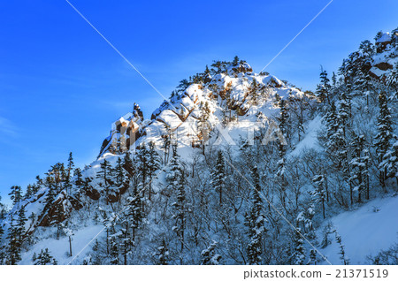 Seoraksan in winter,Famous mountain in Korea Seoraksan in winter,Famous mountain in Korea 21371519