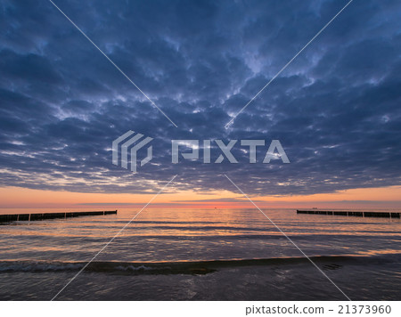 Sunset 21373960