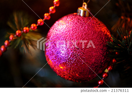 toys on the Christmas tree toys on the Christmas tree 21376311