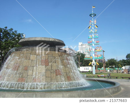 Mai baum at Odori Park 21377683