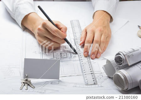 Real Estate Concept. Paper house figure and blank Real Estate Concept. Paper house figure and blank 21380160