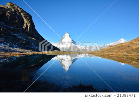 Invert Matterhorn Zermatt Switzerland 21382471