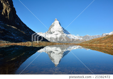 Invert Matterhorn Zermatt Switzerland 21382472