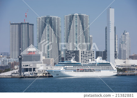 Nautica who is anchored at Harumi Bottom 21382881