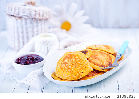 sweet pancakes 21383823