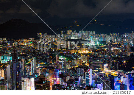 Scenery where Hong Kong skyscraper stands Evening landscape / night view 21385017