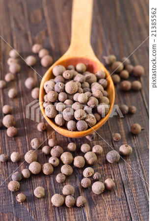 pepper in spoon 21385562