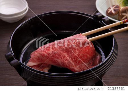 Sukiyaki Kuroge Wagyu beef's Kansai style sukiyaki 21387361