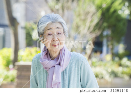 Outdoor senior women Outdoor senior women 21391148