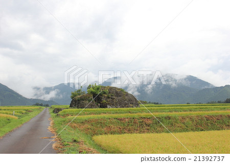 Landscape with fossil stone Pyroclastic flow trace (Tsukahara No Machi, Ohno City, Fukui Prefecture) Landscape with fossil stone Pyroclastic flow trace (Tsukahara No Machi, Ohno City, Fukui Prefecture) 21392737