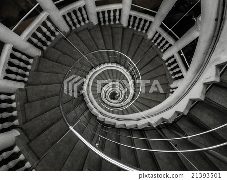 circular staircase 21393501