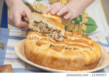 Cutting the tasty pie with filling Cutting the tasty pie with filling 21394057