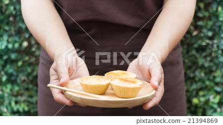 Delicious mini party tartlest with fruit jam 21394869