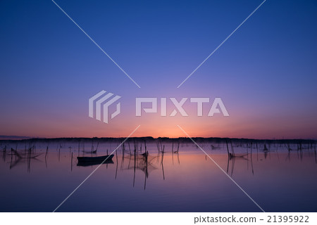 晨光的山。 21395922