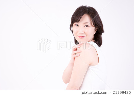 Middle Age woman (Beauty Image) 21399420
