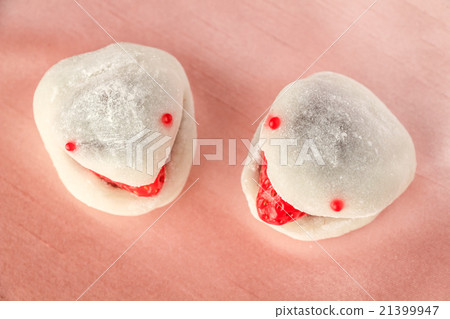 White Snake Strawberry Daifuku 21399947