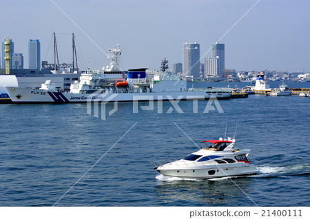The Japan Coast Guard patrol boat 'Akitsushima' 21400111