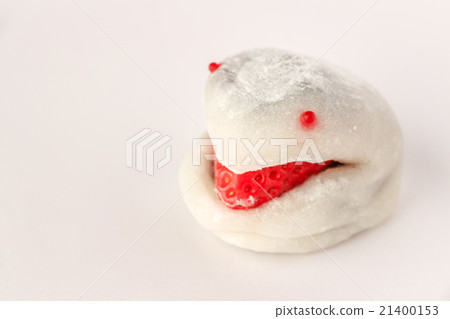 White Snake Strawberry Daifuku 21400153