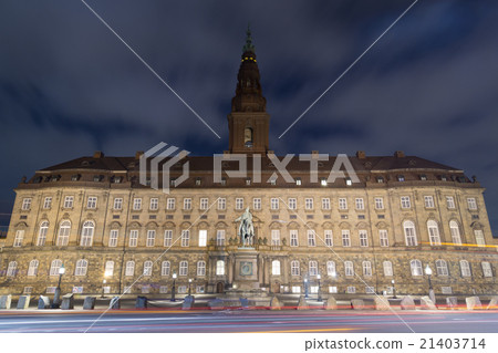 Christiansborg Palace in Copenhagen by night Christiansborg Palace in Copenhagen by night 21403714