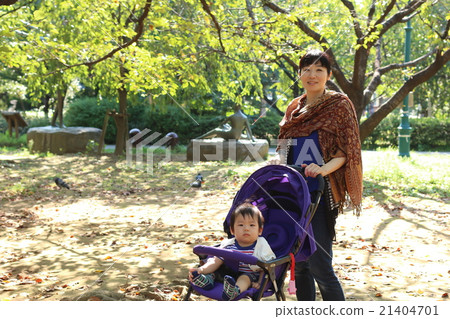Baby baby baby and mother parent and child's portrait Baby baby baby and mother parent and child's portrait 21404701
