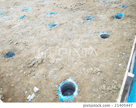 用混凝土支柱改善房屋的地面 21405447