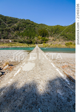 在高知縣的四萬十市半住宅結算橋 21408106