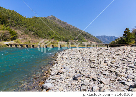 在高知縣的四萬十市半住宅結算橋 21408109