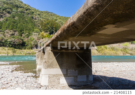 Shimanto-shi half-house settlement bridge in Kochi prefecture Shimanto-shi half-house settlement bridge in Kochi prefecture 21408115