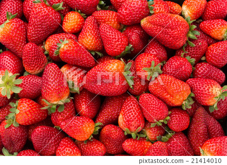 Heap strawberries: strawberries 21414010